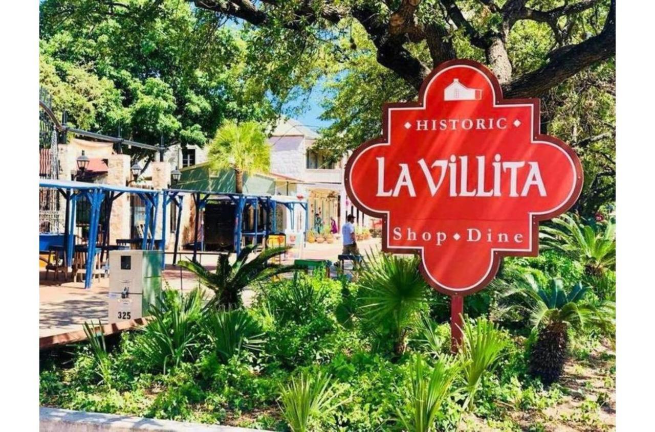 Bold Bright 4br3.5full Baths Near Riverwalk Dtown Holiday home San Antonio